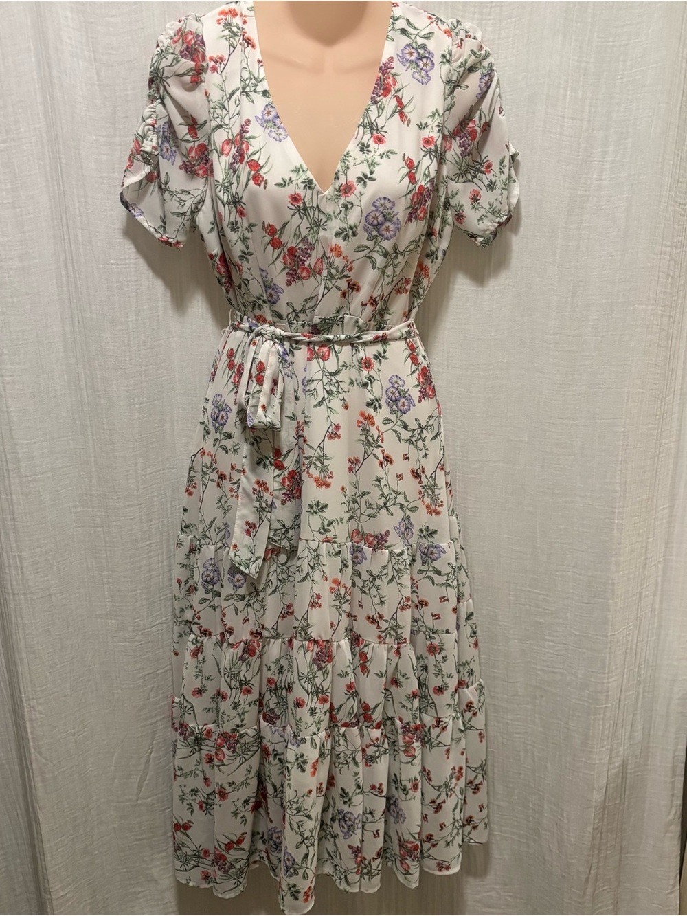 Romantic CottageCore Forever 21 Floral Tiered V-Neck Midi Dress with Tie Waist L